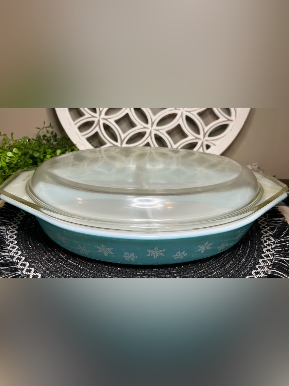 Vintage Snowflake Pyrex Casserole Dish with Lid - Teal